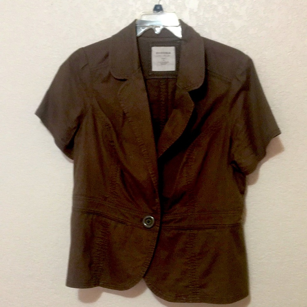 Short sleeve blazer